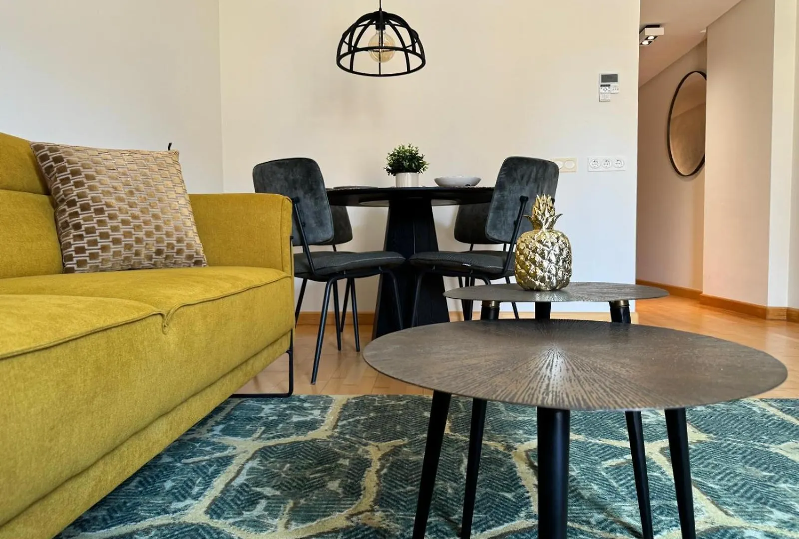 Stijlvol Appartement In Bruisend Malaga Free Parking contacts